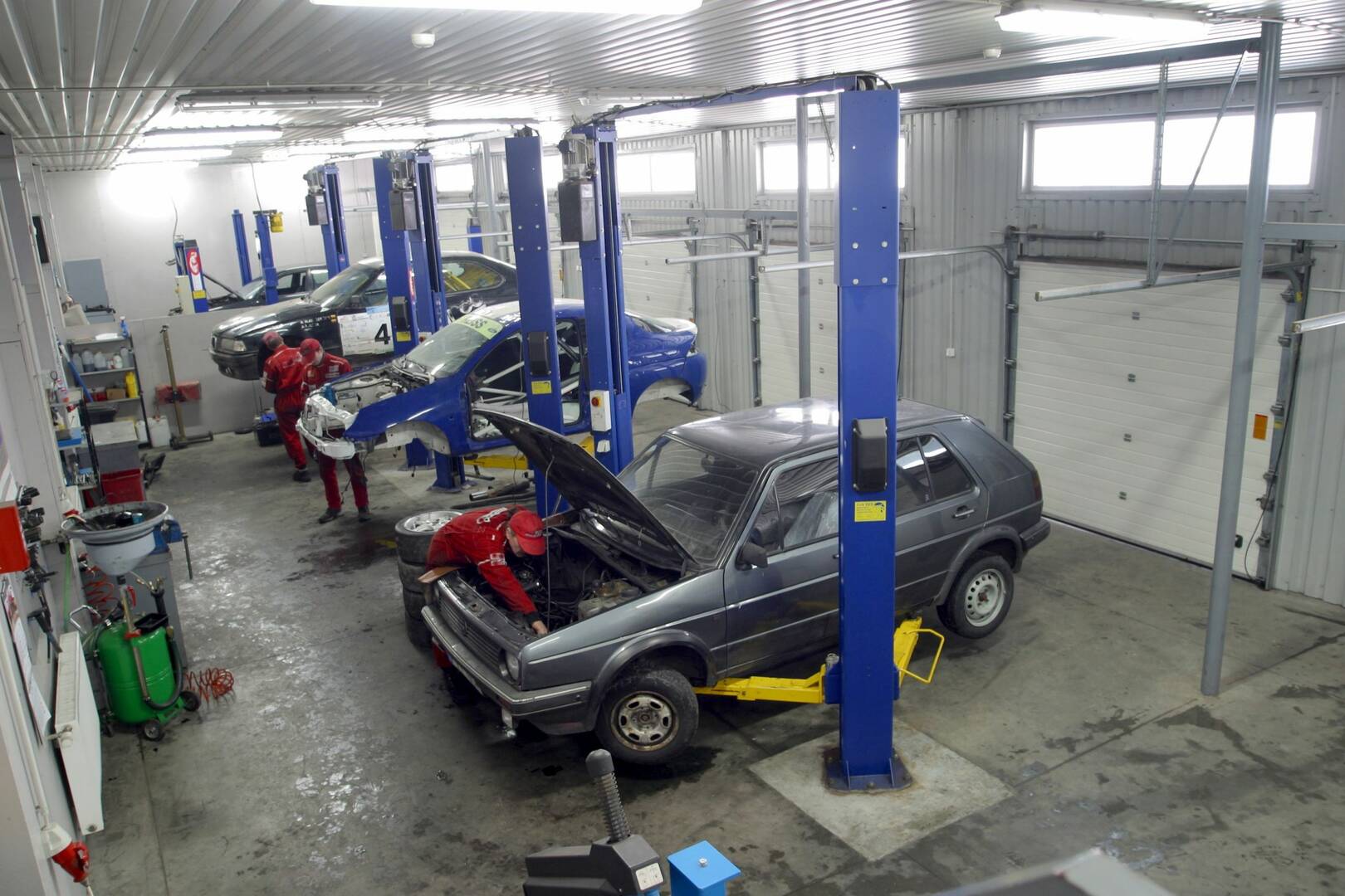 Louisville Auto Spring & Brake Co. logo